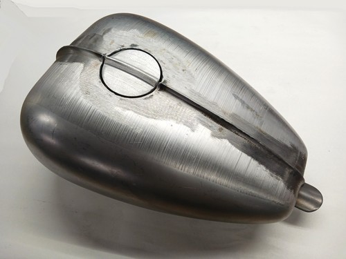 Flush gas cap style - ,