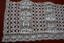 ancien dessus buffet ,N°286, cantonnière,bas de rideau crochet d'art ,103cmx31cm