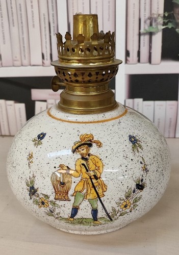 Lampe pétrole décor - lampe, moustier