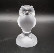 Figurine chouette en cristal moulé dépoli signé Sèvres France Design XXème