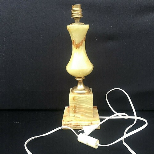 Beau pied lampe onyx - en,