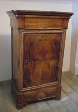 Table de chevet en noyer à 2