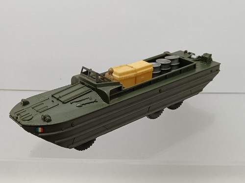 825 dukw amphibie militaire - 825,