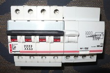 Disjoncteur differentiel 4pole - disjoncteur,