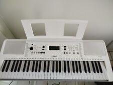 synthétiseur yamaha blanc 61 touches lumineuses/1 m/0,40/0,15/comme neuf.