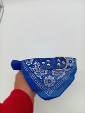Collier bandana bleu foncé