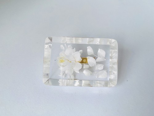 Broche ancienne lucite - ancienne,