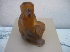 Daum : Sculpture bestiaire - Singe et fruit - N 75 - Ambre - Excellent état