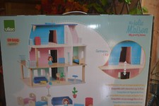 maison de poupee neuve tout en