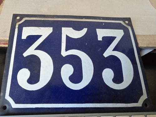 Plaque émaillée légèrement