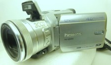 CAMESCOPE CAMERA PANASONIC NV-GS400EG MINI DV 3CCD 4.0 MEGA PIXEL SEMI-PRO