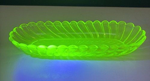 Plat ancien verre uranium - plat, en