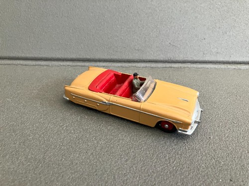 Ancienne voiture miniature - ancienne,
