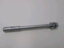 AXE DE ROUE AVANT DERBI SENDA DRD 2005-2018 / NE 29956