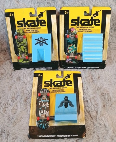 Skate fingerboard and - skate,
