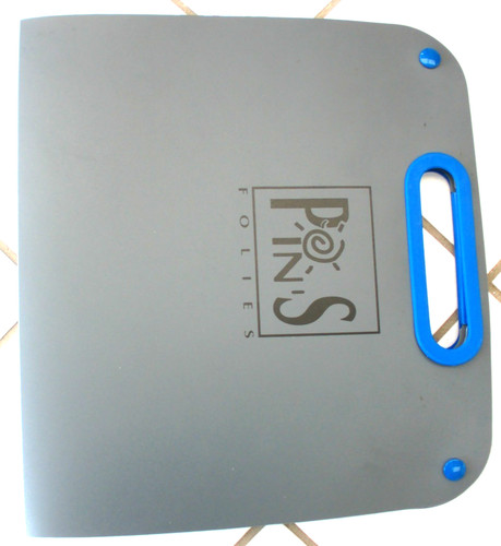 Classeur bleu vide pour - vide,
