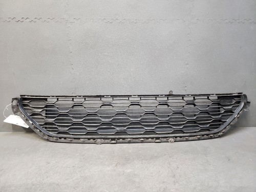 Grille inférieure pare choc
