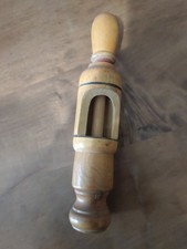 Emboucheur De Bouteilles En Bois
