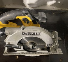Scie Circulaire Dewalt DC300 36V