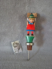 Ancien bouchon de bouteille décoratif en plastique Lisieux 