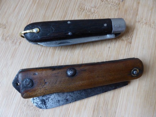 Anciens couteaux pliants
