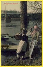 cpa SCÈNE de VIE L' APPEL du PASSEUR (Marinier) Bac Barque Cours d'Eau