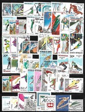 Ensemble de 50 timbres