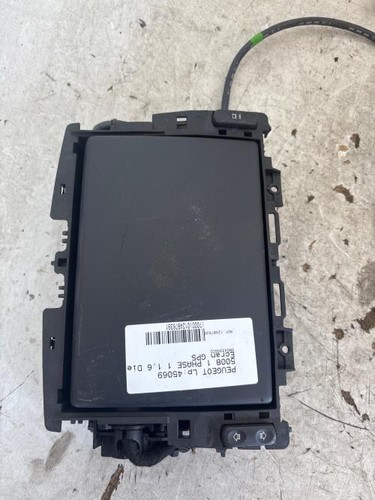 Ecran gps peugeot 5008 phase - gps,