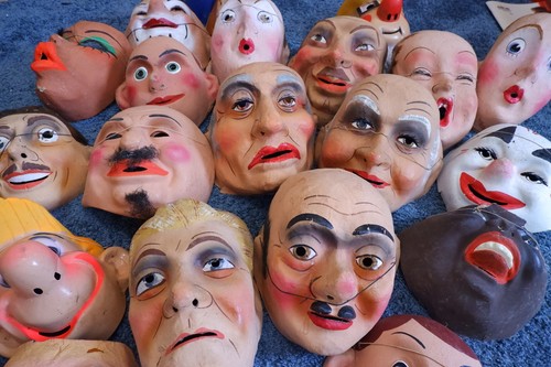 Masques vintage papier maché