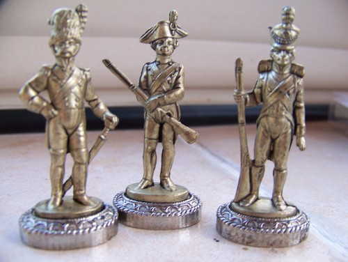 44061 trois statues figurine - ,