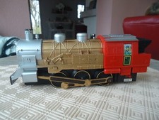 LOCOMOTIVE VAPEUR TRAIN A PILE ECHELLE O PLASTIQUE POUR ENFANT