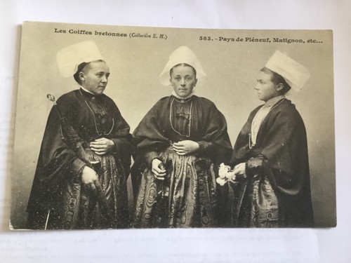 Cpa scène type les coiffes - et,
