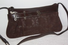 COCCINELLE  Sac Pochette Velours et Cuir Marron Foncé Porté Epaule TBE