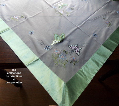 Nappe surnappe brodee - surnappe, sur