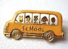 Broche Vintage BUS école