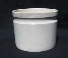 Ancien pot à confiture ou à graisse en faïence blanche no Creil et Montereau