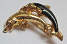 Broche couple dauphins couleur or émail noir cristaux diamant bijou vintage 2959