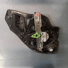 Lève-vitre arrière. Droite