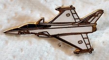A26  Pin's Pins Pin épinglette avion Dassault le Rafale