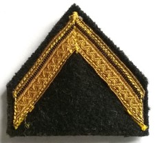 FRANCE: Galon de manche écusson grade SERGENT avec attaches au revers.