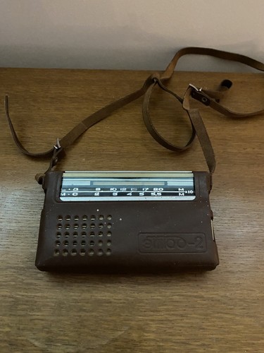 Ancien poste radio portable - poste,