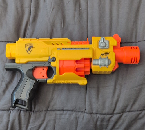 Nerf strike maverick - n-strike,