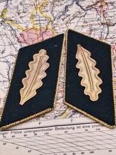 DDR NVA miroir de col vert