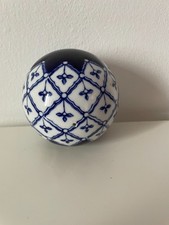 boule en porcelaine bleue et