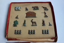 Boite de figurines plomb demi rond de bosse  Ferme Suisse  (29251)