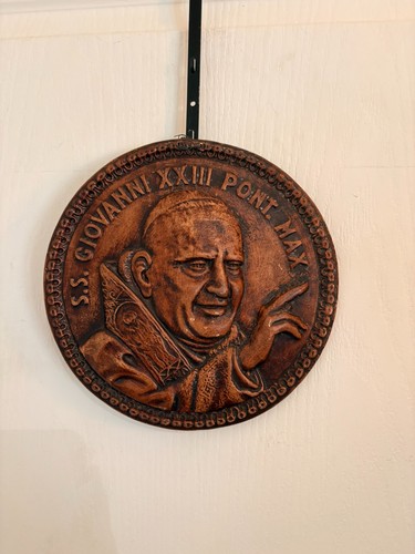 Sculpture bas relief - sculpture, jean