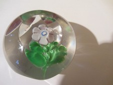 JOLI PRESSE PAPIER /PRIMEVERE