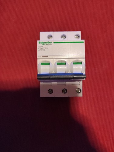 Disjoncteur schneider idt40t - disjoncteur,