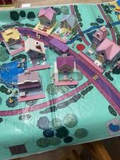 Polly Pocket Polly’s Village