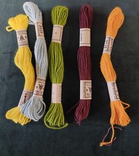 Lot de cinq fils retors à broder N°4